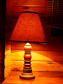 Lampe im Cottage