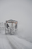 Schneepflug auf Highway, Ontario, Kanada