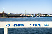 Santa Cruz Boardwalk von Fisherman's Wharf aus, Kalifornien, USA