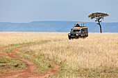 Safari-Fahrzeug, Masai Mara Nationalreservat, Distrikt Narok, Rift Valley Provinz, Kenia