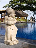 Marmorstatue in einer Ferienanlage; Bali, Indonesien