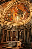 Kircheninnenraum; Florenz, Toskana, Italien