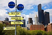 Pioneer Square und die Skyline von Seattle; Seattle, Washington State, USA