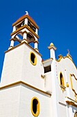La Crucecita, Bahias De Huatulco, Bundesstaat Oaxaca, Mexiko; Tiefblick auf die Kirche der Jungfrau von Guadalupe
