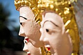 Khorat, Thailand; Nahaufnahme eines Details der Skulptur eines südostasiatischen Tempels