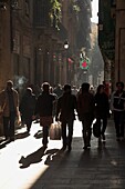 Menschen auf der Straße, Barcelona, Spanien