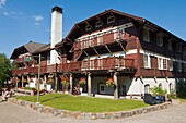 Lake Mcdonald Lodge, Glacier National Park, Montana, Usa