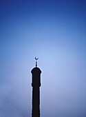 Minarett einer kleinen Moschee in der Abenddämmerung, Yarkand