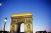 Arc De Triomphe in der Abenddämmerung, Paris