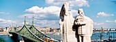 Statue des Heiligen Istvan auf dem Gellertberg und Freiheitsbrücke