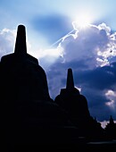 Stupas am Borobudur-Tempel, Silhouette