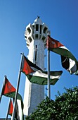 Minarett des Königs und Flaggen in der Abdullah-Moschee