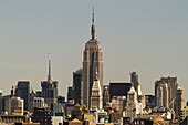 Empire State Building, von der Brooklyn-Brücke aus gesehen, New York City, New York, Vereinigte Staaten