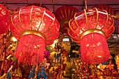 Vietnam, Hanoi. Tet Lunar New Year, rote Laternen