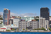 Neuseeland, Nordinsel, Wellington. Skyline und Gebäude am Wasser