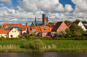 Dänemark, Jütland, Ribe, Stadtansicht vom Fluss Ribe aus