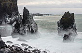 Nordatlantikküste im Winter bei Reykjanesviti und Valahnukur. Island (Großformate verfügbar)