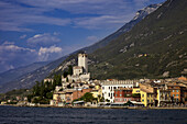 Ufer des Lago di Garda, Lombardei, Italien