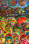 UNESCO-Welterbestätte. Einheimische Waren zum Verkauf im historischen Maya Chichen Itza, Mexiko.