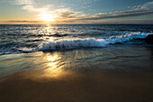 USA, Kalifornien, La Jolla. Sonnenuntergang über dem Strand