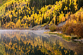 USA, Colorado, San-Juan-Berge. Reflektionen im Crystal Lake
