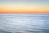 Dämmerungsfarben über dem Lake Superior. Pictured Rocks National Lakeshore, Michigan