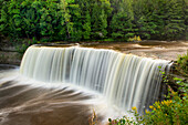 Upper Tahquamenon Falls, Tahquamenon Falls State Park, Upper Peninsula, Michigan