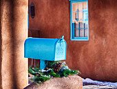 USA, New Mexico, Sant Fe, Santa Fe, New Mexico, Canyon Road, mail box