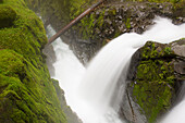 USA, Bundesstaat Washington. Sol duck Falls im Olympic National Park