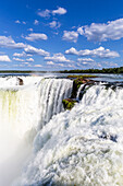 Blick auf den Teufelsschlund (Garganta del Diablo), Iguazu-Wasserfälle, UNESCO-Welterbe, Provinz Misiones, Argentinien, Südamerika