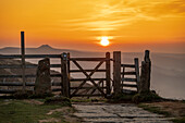 The Great Ridge gate with view of Win Hill at sunrise, Edale, Peak District, Derbyshire, England, United Kingdom, Europe