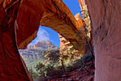 Der natürliche Bogen des Fay Canyon in Sedona, Arizona, Vereinigte Staaten von Amerika, Nordamerika