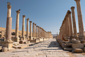 Antike römische Straße mit Kolonnade, Jerash, Jordanien, Naher Osten