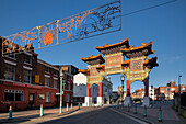 Der Imperial Arch Eingang zu Liverpools China Town, Nelson Street, China Town, Liverpool, Merseyside, England, Vereinigtes Königreich, Europa