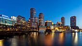 Boston Waterfront in der Morgendämmerung, Boston, Massachusetts, Neuengland, Vereinigte Staaten von Amerika, Nordamerika