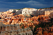 Looking towards Inspiration Point from near Sunrise Point, Bryce Canyon, Utah, United States of America, North America