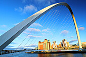 Gateshead-Millennium-Brücke, Newcastle-upon-Tyne, Tyne and Wear, England, Vereinigtes Königreich, Europa