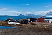 Alte Dampfeisenbahn, Ny-Alesund, früher für den Bergbau genutzt, Spitzbergen, Svalbard Inseln, Arktis, Norwegen, Europa