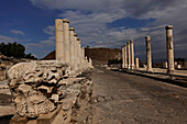 The ruins of the ancient Roman and Byzantine city of Bet She'an, Bet She'an National Park, Israel, Middle East