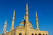 Glockenturm der maronitischen St.-Georgs-Kathedrale und sunnitische Mohammed al-Amine-Moschee, Beirut, Libanon, Naher Osten