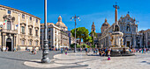 Blick auf den Dom di Sant'Agata und die Chiesa della Badia di Sant'Agata, Piazza Duomo, Catania, Sizilien, Italien, Mittelmeer, Europa