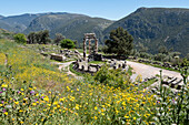 Der Delphische Tholos in der archäologischen Stätte von Delphi, Phokis, Griechenland