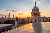St. Pauls Kathedrale von der Terrasse des One New Change Centers, London, Großbritannien, UK