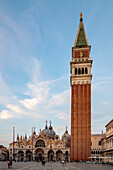 Italien, Venetien, Venedig, Markusplatz bei Sonnenuntergang