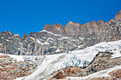Die Gipfel und der Serac des Valpelline-Tals von der Aosta-Hütte aus. Valpelline Tal, Bionaz, Aosta-Tal, Alpen, Italien, Europa.
