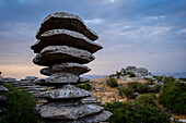 El Tornillo Felsformation. El Torcal de Antequera, Sierra del Torcal, Antequera, Málaga, Andalusien, Spanien. Karstige Felsformationen