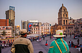 Plaza de San Francisco, im Hintergrund die Kirche San Francisco, La Paz, Bolivien