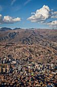 Panoramablick auf die Stadt, im Hintergrund Los Andes Berge, La Paz, Bolivien