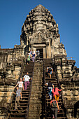 Touristen, im Inneren von Angkor Wat, Siem Reap, Kambodscha