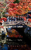 Students, in Kiyomizu-dera temple, Kyoto. Kansai, Japan.